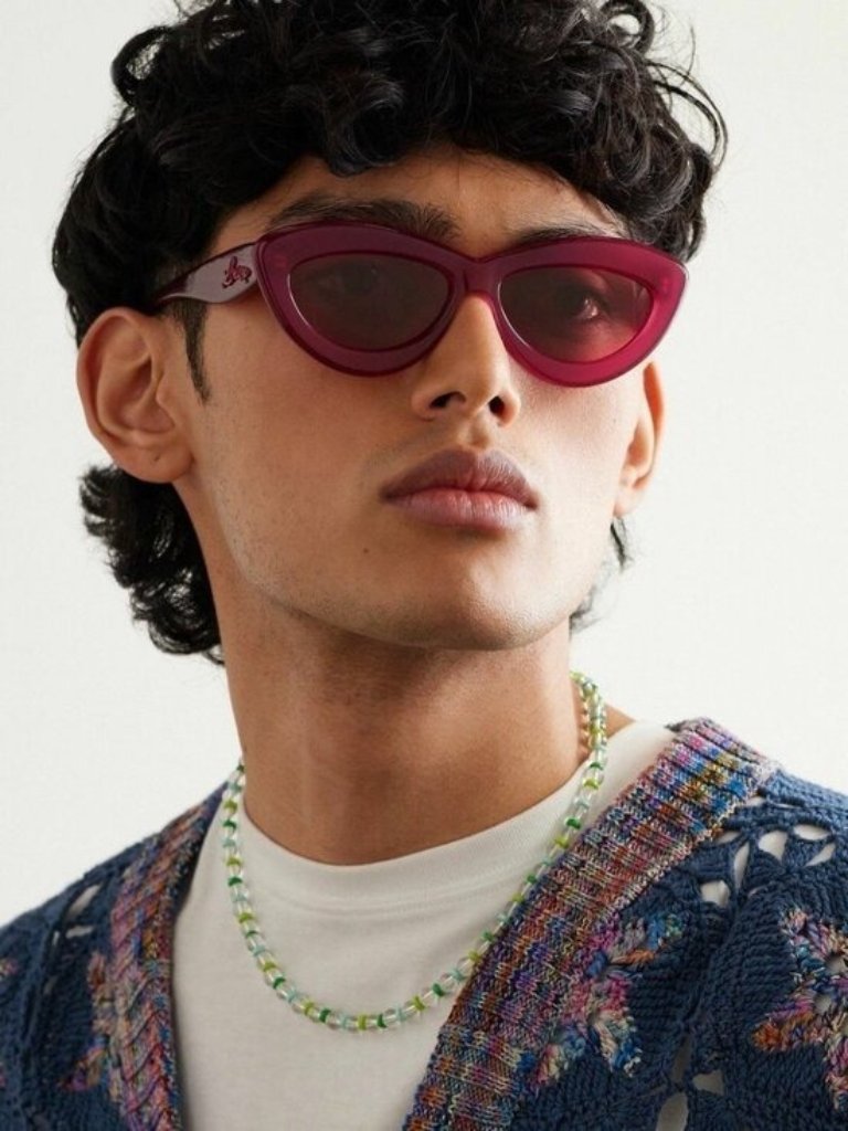New Loewe Sunglasses Cat-Eye 40096i Curvy 100% Authentic Purple